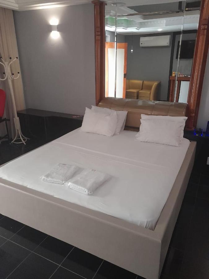 Status Motel - Check In Livre (Adults Only) Serra  Extérieur photo